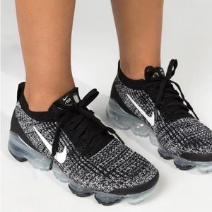 Nike Air Vapormax white,black and silver size 7.5 us